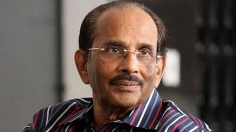 முன்னணி இயக்குநரை எதிரியாக நினைக்கும் 'பாகுபலி' கதாசிரியர்