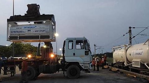 தமிழகத்திற்கு 1554 மெட்ரிக் டன்: எக்ஸ்பிரஸ் ரயில்கள் மூலம் விநியோகம்