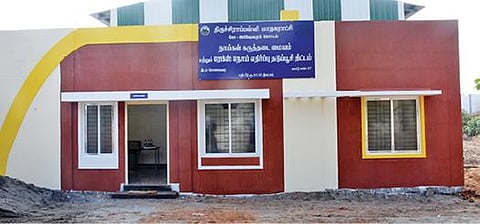 கோணக்கரை சுடுகாடு வளாகத்தில் உள்ள நாய் கருத்தடை மையம்.
