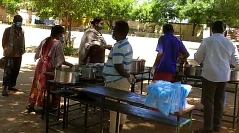 கரோனாவுக்கு பக்கவிளைவில்லா சிகிச்சை: சித்த மருத்துவத்தில் மதுரை மக்கள் ஆர்வம்