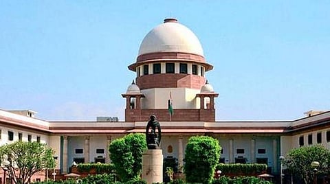 கரோனா வைரஸ் பரவலைத் தடுக்க போடப்படும் தடுப்பூசி வாங்கிய முழு விவரங்களையும் மத்திய அரசு தாக்கல் செய்ய வேண்டும்: உச்ச நீதிமன்றம் உத்தரவு