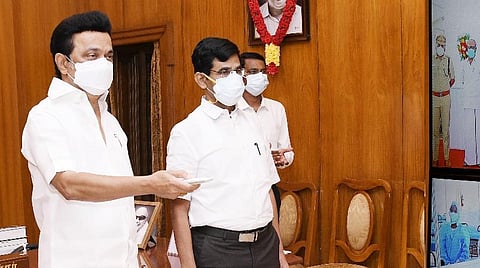 காணொலி காட்சி வாயிலாக முதல்வர் ஸ்டாலின் சிகிச்சை மையத்தை திறந்து வைத்தபோது.