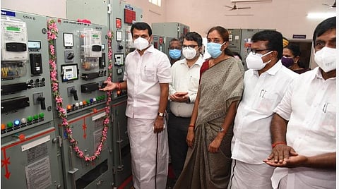 கரூர் அரசு மருத்துவமனைக்கு 24 மணி நேரமும் மும்முனை மின்சாரம்: அமைச்சர் செந்தில்பாலாஜி தொடங்கி வைத்தார்