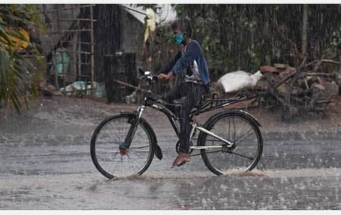 வளிமண்டல சுழற்சி, வெப்பச் சலனத்தால் தமிழகம், புதுச்சேரியில் மழை பெய்ய வாய்ப்பு: வங்கக் கடலில் பலத்த காற்று வீசக்கூடும்