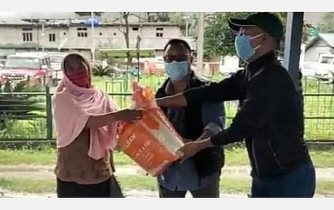 தடுப்பூசி செலுத்திக் கொள்வோருக்கு 20 கிலோ அரிசி இலவசம்: அருணாச்சல் அதிகாரியின் முயற்சிக்கு பாராட்டு