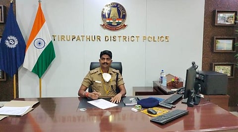 திருப்பத்தூர் மாவட்ட எஸ்.பி.யாக சிபி சக்கரவர்த்தி இன்று பொறுப்பேற்றுக் கொண்டார்.