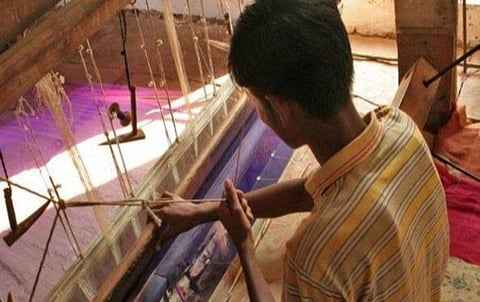 கரோனா பொது முடக்கத்தால் வாழ்வாதாரம் இழந்த நெசவாளர்கள்: நிவாரண உதவி வழங்க வலியுறுத்தல்