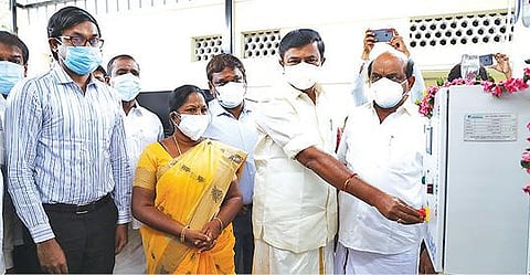 திருப்பூர் அரசு மருத்துவக் கல்லூரி மருத்துவமனையில் மருத்துவ தேவைக்குப்போக உபரி ஆக்சிஜன் கையிருப்பு: செய்தித் துறை அமைச்சர் மு.பெ.சாமிநாதன் தகவல்
