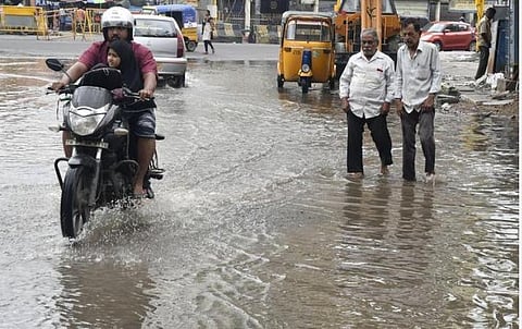 வங்கக்கடலில் காற்றழுத்த தாழ்வுப் பகுதி: 4 நாட்களுக்கு மழை வாய்ப்பு