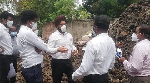 நேரில் ஆய்வு மேற்கொண்ட மாநகராட்சி ஆணையர் ககன்தீப்சிங் பேடி.