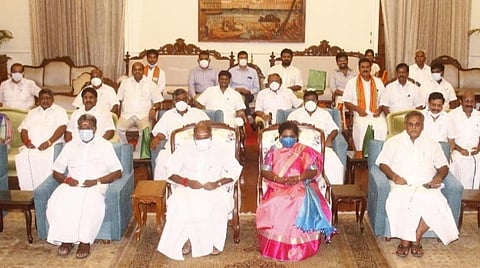 சட்டப்பேரவைக்குப் புதிய ரத்தம் பாய்ச்சி மக்களுக்குச் சேவையாற்ற வேண்டும்: தேநீர் விருந்தில் புதுவை ஆளுநர் தமிழிசை பேச்சு