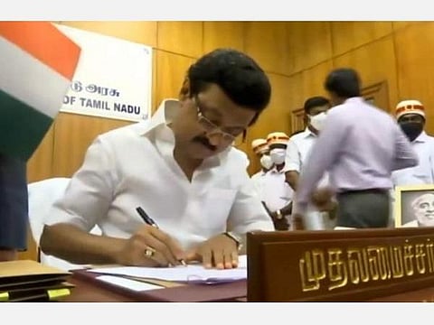 மூன்று வேளாண் சட்டங்களையும் திரும்பப் பெற வலியுறுத்தி சட்டப்பேரவையில் தீர்மானம்: தமிழ்நாடு விவசாயிகள் சங்கம் வேண்டுகோள்