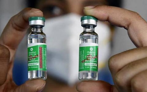 கோவிஷீல்டு கரோனா தடுப்பூசி 2-வது தவணைக்கு 16 வார இடைவெளி சரியான நடவடிக்கைதான்: அஸ்ட்ராஜெனிகா தலைவர் டாக்டர் ஆண்ட்ரூ பொலார்டு கருத்து