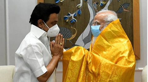 முதல்வரின் டெல்லி பயணம் சொல்லும் சேதி