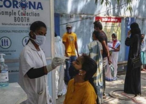 88 நாட்களுக்குப் பிறகு குறைவு:  தினசரி கரோனா தொற்று 53,256 ஆக சரிவு