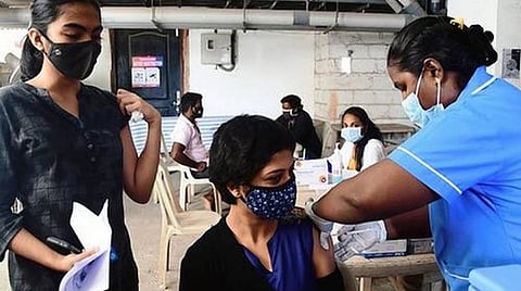 நாடுமுழுவதும் கோவிட் தடுப்பூசி: எண்ணிக்கை 28 கோடியை கடந்தது