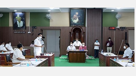 சட்டப்பேரவையில் அரசைப் புகழ்ந்து தள்ளிய எதிர்க்கட்சியினர்