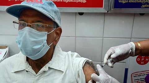 தடுப்பூசி போட்ட முதியவர்கள் இயல்பு வாழ்க்கை வாழலாம்: நிதி ஆயோக் உறுப்பினர் வி.கே.பால் தகவல்