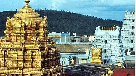 ஏழுமலையானின் உண்டியலில் பக்தர்கள் செலுத்திய பழைய ரூ.1000, ரூ.500 நோட்டுகள் செல்லுபடியாகுமா?- ரூ.49.70 கோடி தேவஸ்தான கருவூலத்தில் முடக்கம்