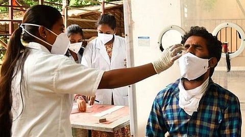 டெல்டா பிளஸ் வைரஸ் பரவலை தடுக்க வேண்டும்: தமிழகம் உள்ளிட்ட 8 மாநிலங்களுக்கு மத்திய அரசு அறிவுரை