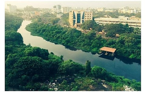 கூவம் ஆற்றை விரைவாக சீரமைக்க வேண்டும்: அதிகாரிகளுக்கு நகராட்சி நிர்வாக செயலர் உத்தரவு