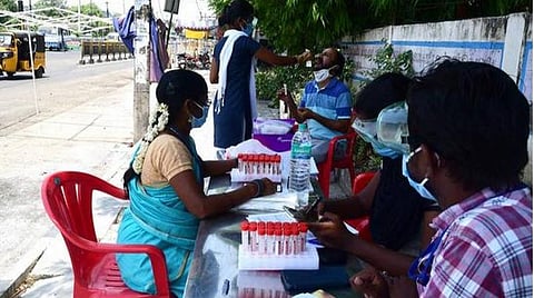 இந்தியாவில் கரோனா தொற்று:  சிகிச்சையில் உள்ளோர் எண்ணிக்கை 5,37,064 ஆக சரிவு