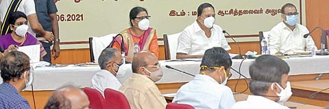 ஜவுளி தொழிலை மேம்படுத்த ஆக்கப்பூர்வ திட்டங்கள்: கைத்தறி மற்றும் துணிநூல் துறை அமைச்சர் ஆர்.காந்தி உறுதி
