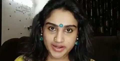 அவமானப்படுத்தப்பட்டேன், மோசமாக நடத்தப்பட்டேன்: 'பிக் பாஸ் ஜோடிகள்' நிகழ்ச்சியிலிருந்து வெளியேறினார் வனிதா விஜயகுமார்