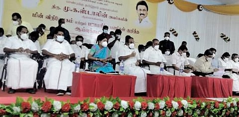 திருநெல்வேலியில்  மின்துறை அமைச்சர் செந்தில் பாலாஜி பங்கேற்ற ஆய்வுக் கூட்டம் நடைபெற்றது.  சட்டப் பேரவை தலைவர் மு. அப்பாவு,  அமைச்சர்கள் தங்கம் தென்னரசு,  கீதா ஜீவன், அனிதா ராதாகிருஷ்ணன்,  மனோ தங்கராஜ்  உள்ளிட்டோர் கலந்து கொண்டனர்.
