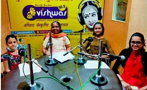 ஸ்மார்ட் போன் இல்லாத மாணவர்கள் கல்வி; நாசிக் சமுதாய வானொலிக்கு தேசிய விருது