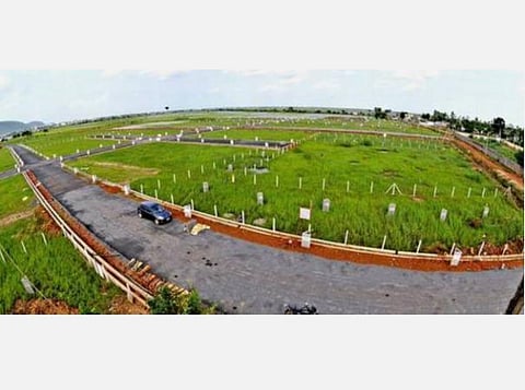 தமிழகம் முழுவதும் உள்ள கோயில் புறம்போக்கு நிலங்கள்: முழு விவரங்களைத் தாக்கல் செய்ய உயர் நீதிமன்றம் உத்தரவு 