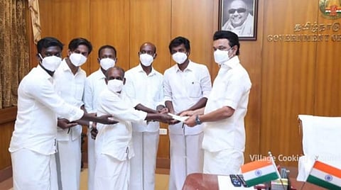 10 லட்ச ரூபாய் கரோனா நிவாரண நிதி: யூடியூப் சேனலுக்கு நெட்டிசன்கள் பாராட்டு