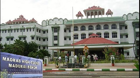தமிழ்வழிக் கல்விச் சலுகையில் குளறுபடி குரூப் 1 முதல் நிலை தேர்வுப் பட்டியலை ரத்து செய்யக்கோரி வழக்கு: டிஎன்பிஎஸ்சி பதிலளிக்க உத்தரவு