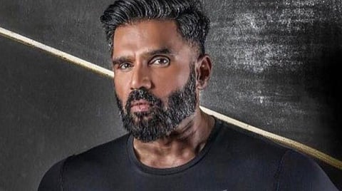 சுனில் ஷெட்டி வீடு இருக்கும் கட்டிடத்தை சீல் வைத்த மும்பை மாநகராட்சி