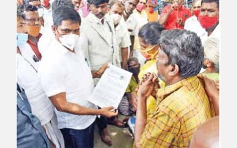 தேசிய தூய்மை பணியாளர் ஆணைய தலைவர் தர்ணா: குடியரசுத் தலைவரிடம் புகார் அளிக்க முடிவு