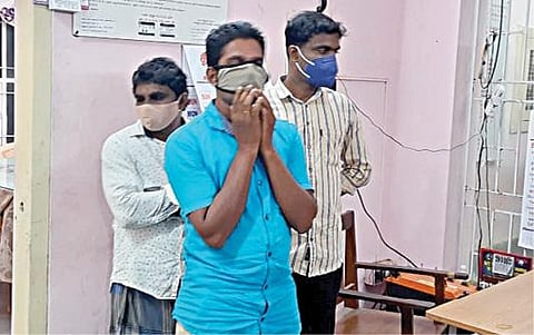 கைது செய்யப்பட்ட மத போதகர் லால் ஷைன்சிங் உட்பட 3 பேர்.