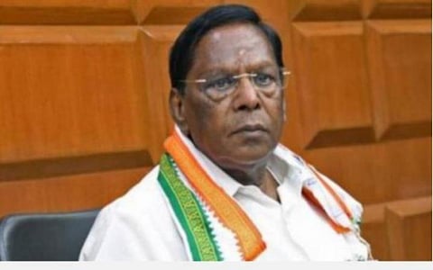 புதுச்சேரியில் பள்ளிகள் திறப்பை மறுபரிசீலனை செய்க: முன்னாள் முதல்வர் நாராயணசாமி வலியுறுத்தல்