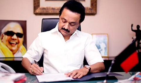 ஊரடங்கை நீட்டிப்பது தொடர்பாக முதல்வர் இன்று ஆலோசனை