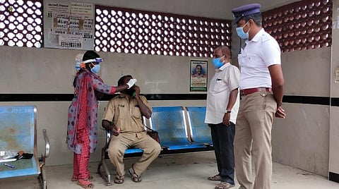 அரசுப் பேருந்து நடத்துநருக்கு இன்று நடந்த கரோனா பரிசோதனை