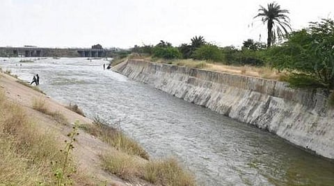 சென்னை குடிநீருக்காக கண்டலேறு அணையிலிருந்து திறக்கப்படும்: கிருஷ்ணா நீர் பூண்டி ஏரிக்கு ஒரு மாதத்தில் 1.26 டிஎம்சி வந்துள்ளது- நீர்வளத் துறை அதிகாரிகள் தகவல்