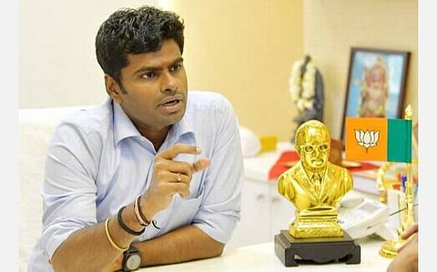 அதிமுக ஒருங்கிணைப்பாளர்கள் ஓ.பன்னீர்செல்வம், பழனிசாமியுடன் அண்ணாமலை சந்திப்பு: மாநில பொதுச்செயலாளர், துணைத்தலைவர் உடனிருந்தனர்