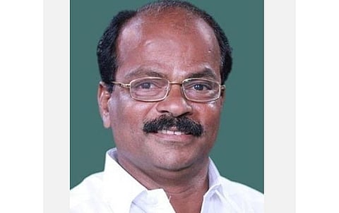 அதிமுக முன்னாள் எம்பி கட்சியில் இருந்து நீக்கம்
