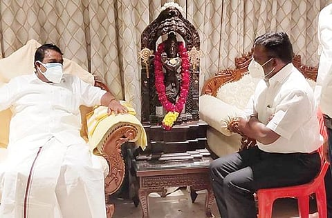 சர்ச்சைக்குள்ளான அமைச்சர் ராஜகண்ணப்பன், திருமாவளவன் சந்திப்பு புகைப்படம்.