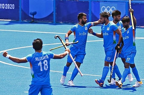 கோல் அடித்த மகிழ்ச்சியில் இந்திய அணியினர் | படம் உதவி ட்விட்டர்