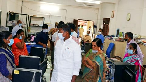 ஆய்வு மேற்கொண்ட அமைச்சர்.