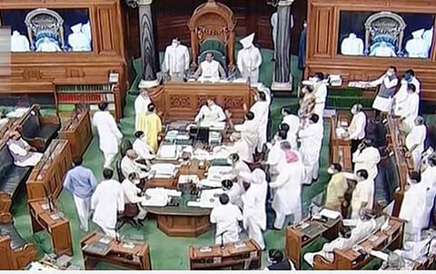 ஓபிசி பிரிவினரை கண்டறிய மீண்டும் மாநில அரசுகளுக்கு அதிகாரம் வழங்கும் மசோதா நிறைவேற்றம்