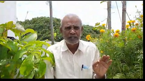60 வகையான மரம், செடிகளுடன் மாடித் தோட்டம்: ஓய்வுபெற்ற அரசு ஊழியருக்குக் குவியும் பாராட்டு 