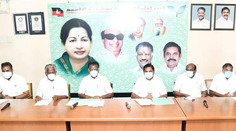 பட்ஜெட்‌ கூட்டத்‌ தொடர்‌: ஓபிஎஸ்- ஈபிஎஸ் தலைமையில் அதிமுக எம்எல்ஏக்கள் ஆலோசனை
