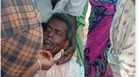 பாதை கேட்டு பட்டியலினத்தோர் மயானத்தில் குடியேறிப் போராட்டம்: கூலித் தொழிலாளி பலி
