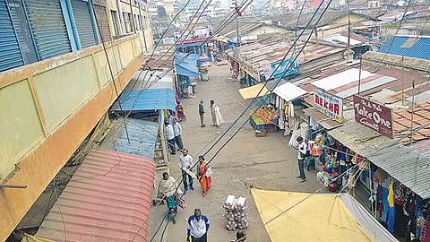 கடைகள் வாடகை நிலுவை தொகை ரூ.38.70 கோடியாக உயர்வு - நிதி நெருக்கடியில் சிக்கி தவிக்கும் உதகை நகராட்சி